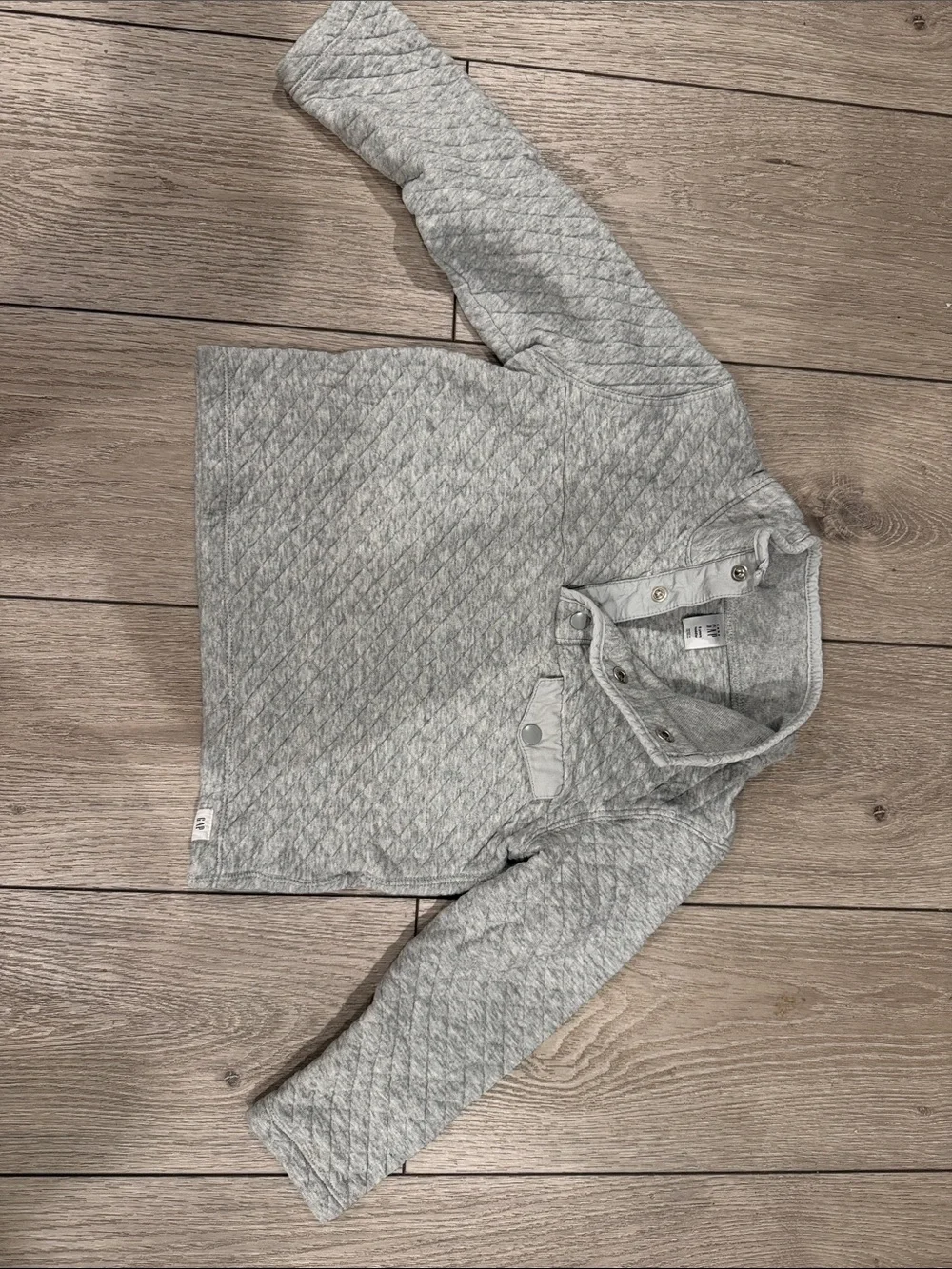 GAP Quilted Pullover Hoodie in Heather Gray